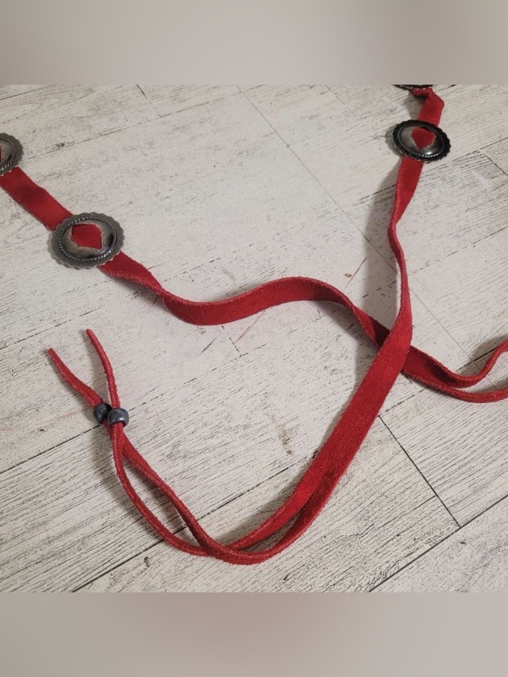 Women’s Western Red Leather Concho Cowgirl Belt Size L Unbranded Vintage - Picture 2 of 4